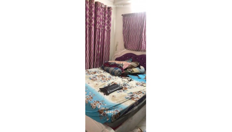 BÁN GẤP NHÀ BÀ HẠT Q10 GẦN ĐƯỜNG XE HƠI CÁCH VÀI BỨOC CHÂN. LH:0909304773