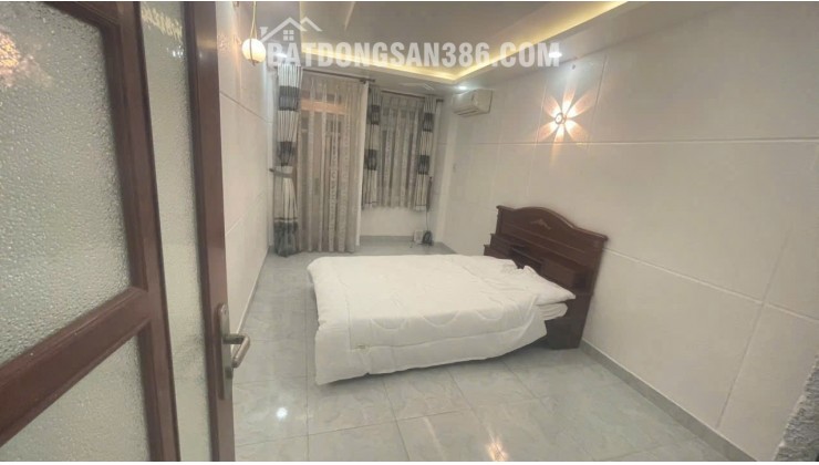 BÁN NHÀ 5 TẦNG NGAY BỆNH VIỆN HOÀN MỸ - (NGANG 3M2 X 12M) - 6TỶ6. LH:0931222249.