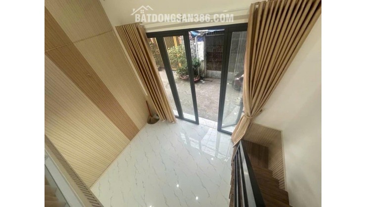 CHỈ 2.9 TỶ - CÓ NHÀ 2 TẦNG HẺM XE HƠI - QUẬN 12 RA RIÊNG THÔI!