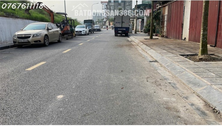 Bán đất phường Long Biên,mặt phố,vỉa hè,kinh doanh,trụ sở,văn phòng, 400m,MT11m,hơn 30 tỷ