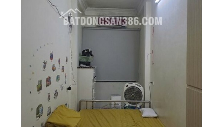 Chính chủ Bán nhà mặt tiền số 90B phố Cầu giấy, quận Cầu giấy HN
