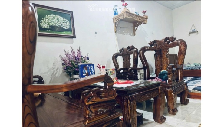 CHÍNH CHỦ CẦN BÁN GÂP ĐẤT MẶT PHỐ THẠCH BÀN 38M2 MẶT TIỀN 3.5M  VI TRÍ CỰC HIẾM . MỘT LÔ DUY NHẤT CÒN SÓT LẠI KHÔNG TIM THẤY LÔ THƯ 2 Ạ