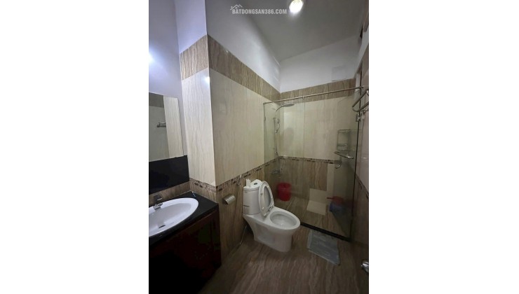 Cho thuê nhà nguyên căn Ngô Đức Kế, gần Nguyễn Hữu Huân - DT: 90M2 
Giá thuê: 20tr/tháng - Lh : 0905.724.084 NGOC LAND