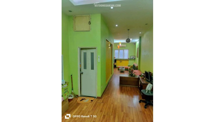 BÁN NHÀ KHU CÁN BỘ Y TẾ TẠI PHỐ NÚI TRÚC, XÂY KIÊN CỐ DIỆN TÍCH 40M X 4 TẦNG, 100 RA ĐƯỜNG OTO TRÁNH.