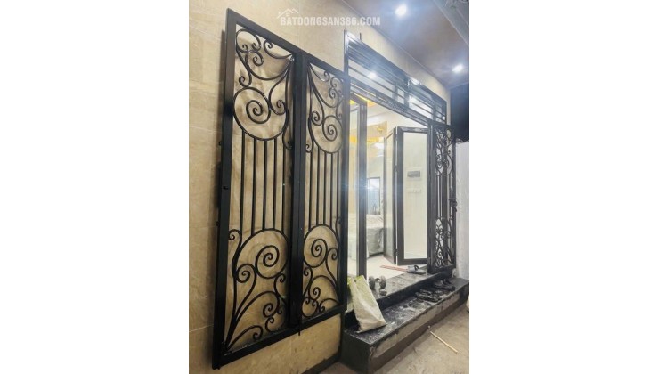 NHÀ NHỎ XINH - 5 TẦNG ĐỦ CÔNG NĂNG SỬ DỤNG - MẶT TIỀN ĐẸP - GẦN Ô TÔ - VIEW THOÁNG TRƯỚC MẶT - SỔ ĐỎ ĐẸP