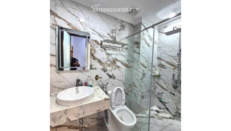 trung tâm Hà Đông 5 tầng.mt6m Thang máy ô tô đỗ ba bước ra ga
