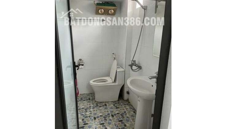 Cho thuê phòng ở Tầng 2 và tầng 3. Gần ngã 4 Nguyễn Trãi- Khuất Duy Tiến Thanh Xuân.