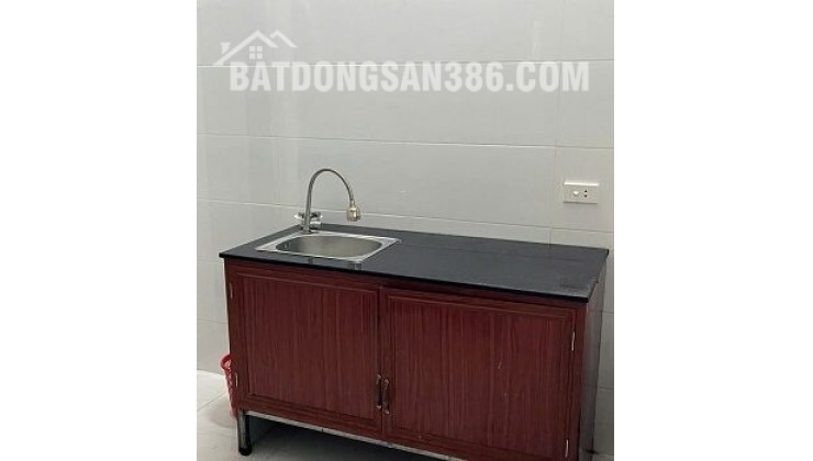 Cho thuê phòng ở Tầng 2 và tầng 3. Gần ngã 4 Nguyễn Trãi- Khuất Duy Tiến Thanh Xuân.