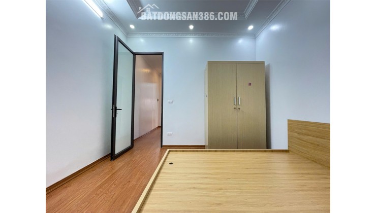  NHÀ ĐẸP -HAI THOÁNG - NGÕ BA GÁC - SÁT Ô TÔ TRÁNH - TIỆN ÍCH NGẬP TRÀN