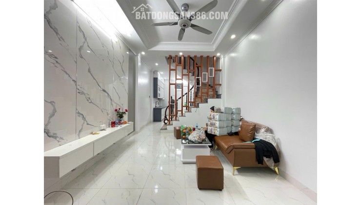  NHÀ ĐẸP -HAI THOÁNG - NGÕ BA GÁC - SÁT Ô TÔ TRÁNH - TIỆN ÍCH NGẬP TRÀN