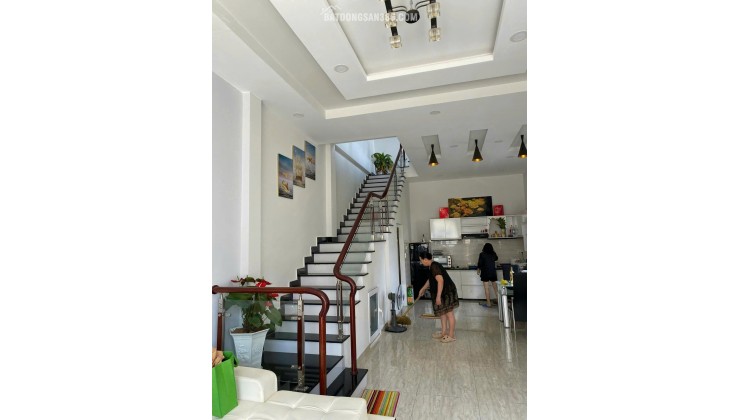 CHO THUÊ VILLA FULL NỘI THẤT CƠ BẢN ĐỒI THÔNG TIN PHƯỜNG 8