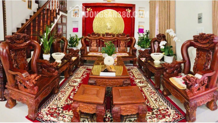 CHO THUÊ VILLA 8 PHÒNG NGỦ ĐƯỜNG HÙNG VƯƠNG ĐÀ LẠT