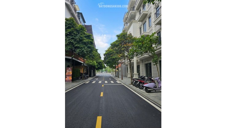 BÁN GẤP TRONG THÁNG  TOÀ VP LÔ GÓC HỒNG TIẾN, LONG BIÊN - 165M2 - 6 T THANG MÁY - MT 25M - GIÁ 77 TỶ
