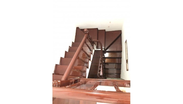 NHÀ VIP, KHU VỰC CBNV TRƯỜNG THUỶ LỢI. DT 33 M2 (4 TẦNG) SẴN SỔ CHỈ 10.8 TỶ. LH:0904683389