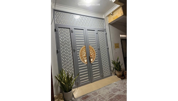 NHÀ VIP, KHU VỰC CBNV TRƯỜNG THUỶ LỢI. DT 33 M2 (4 TẦNG) SẴN SỔ CHỈ 10.8 TỶ. LH:0904683389