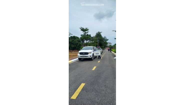 Bán đất thổ cư sổ đỏ 100m2, mặt tiền 6m, đường 21A, Phú Cát, Quốc Oai, Hà Nội. Giá 4.5 tỷ. LH: 0382394677