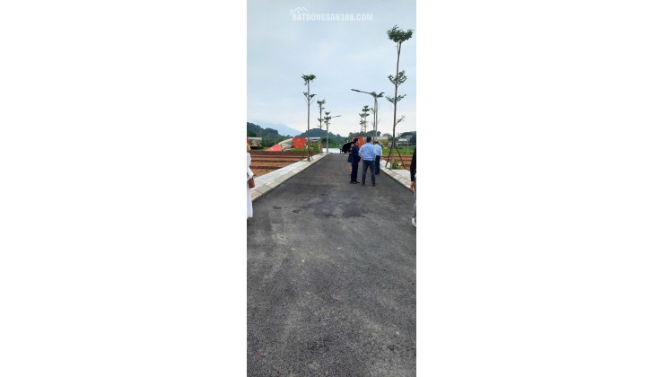 Bán đất thổ cư sổ đỏ 100m2, mặt tiền 6m, đường 21A, Phú Cát, Quốc Oai, Hà Nội. Giá 4.5 tỷ. LH: 0382394677