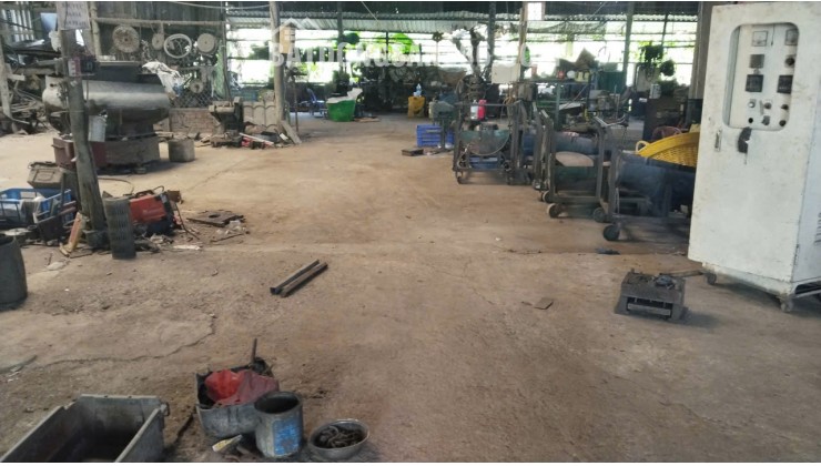 CC BÁN GẤP NHÀ C4, KHU ĐẤT ĐANG LÀM XƯỞNG CƠ KHÍ, GẦN 2500M2 SÁT MT835, CHỈ 14 TỶ. LH:0909327086.