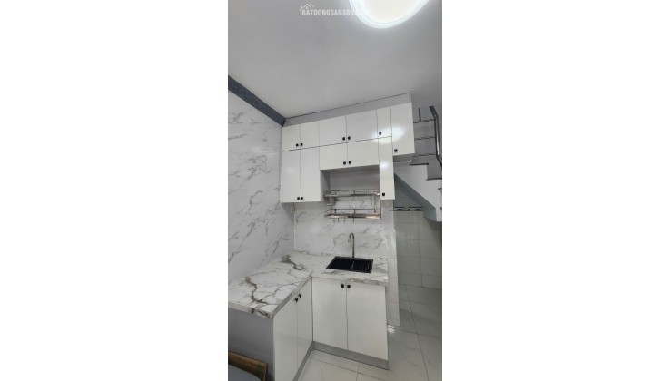 BÁN NHÀ TRẦN VĂN QUANG, TÂN BÌNH - DT20M2 - SHR - 2TY890 TL. LH:0931867234.