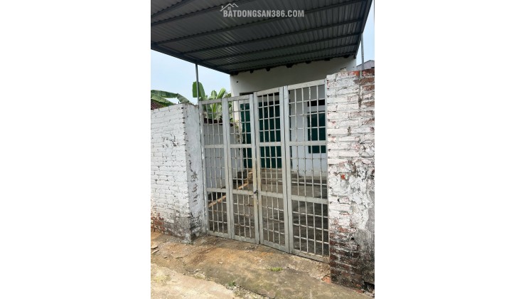 Tôi có căn nhà xây thô trên miếng đất có diện tích 77m sát công nghệ cao Hòa Lạc cần bán giá 3 tỷ. Liên hệ: 0399.638.222