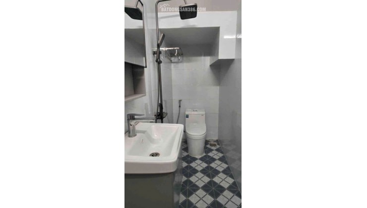 NHÀ MỚI ĐẸP –4 TẦNG 5PN- HẺM XE HƠI – TRUNG TÂM QUẬN 5 – CHỈ 5 TỶ HƠN