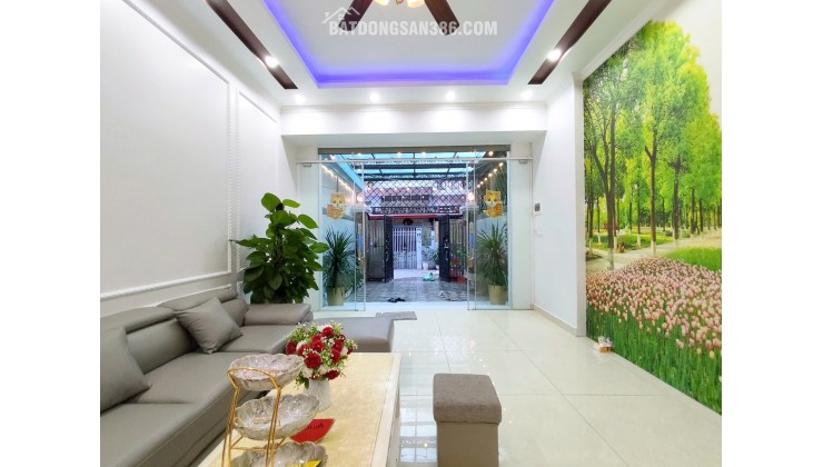 Nhà đep Đà NẴNG sân cổng riênng ô tô ngủ trong nhà full nội thất
