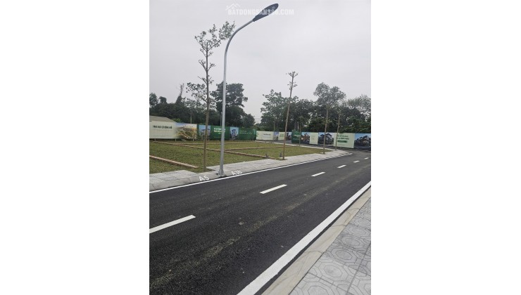 Hiếm View Hồ Đồng Trạng 100m nhỉnh 3tỷ đường 2 ôtô vòng quanh gần ĐH FPT, ĐHQG HN QL21