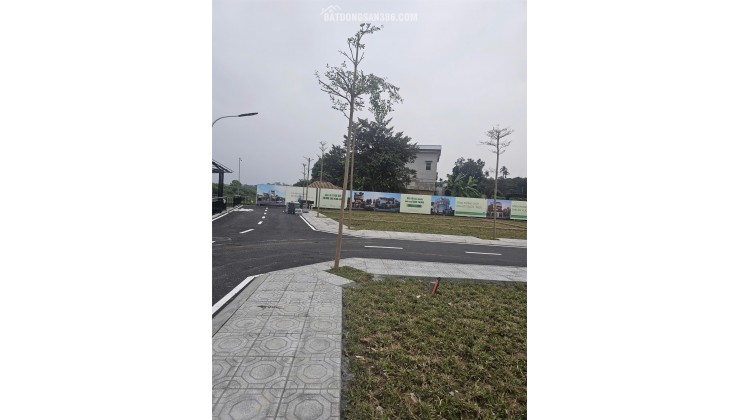 Hiếm View Hồ Đồng Trạng 100m nhỉnh 3tỷ đường 2 ôtô vòng quanh gần ĐH FPT, ĐHQG HN QL21