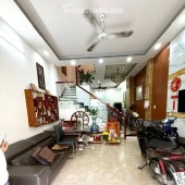 Bán gấp nhà 3 tầng hẻm xe hơi Lâm Văn Bền, Q7. DT 50m2, 3PN. Sổ hồng. 8.9 tỷ. LH 0947283834