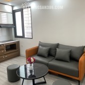 Cho thuê căn hộ 2 ngủ 1 khách full đồ ở Võng Thị- Hồ Tây