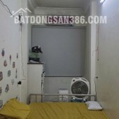 Chính chủ Bán nhà mặt tiền số 90B phố Cầu giấy, quận Cầu giấy HN