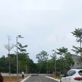 Bán đất thổ cư sổ đỏ 100m2, mặt tiền 6m, đường 21A, Phú Cát, Quốc Oai, Hà Nội. Giá 4.5 tỷ. LH: 0382394677