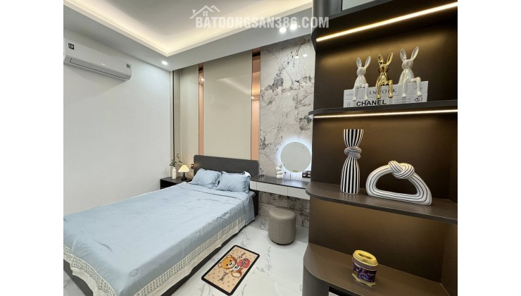 Cần Bán 3 tầng 3 mê kiệt 3m đường Trần Cao Vân