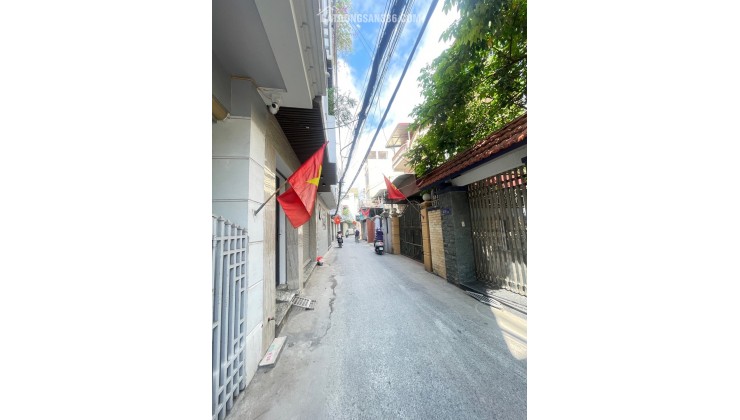 Nhà mới ngõ Đông Khê – 52m² x 5 tầng, có thang máy, ô tô vào tận nhà.
