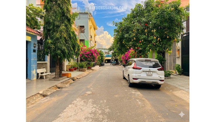 BIỆT THỰ SÂN VƯỜN KHU BỘ CÔNG AN Q7 - 3 TẦNG - 9X17M - 18,5 TỶ. LH:0904523367 (Phương Nhà Nhiều).