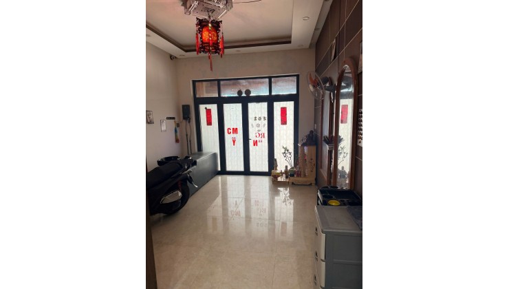 Nhà Bán tại Tôn Đản gần Bến Xe vị trí kiệt  thông thoáng