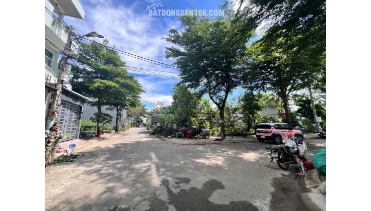 Đất đẹp vuông bàn cờ DDS8 Lò Lu. sát KĐT Đông Tăng Long, 50m2 chỉ 3.4 tỷ. Ms Hân 0347167886