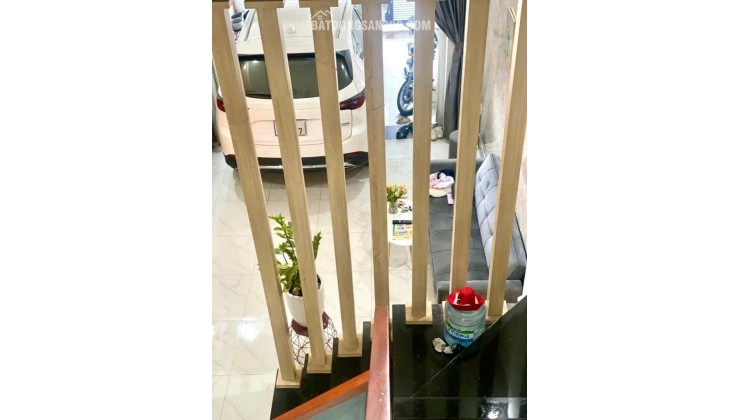 Bán nhà Đẹp Thủ Đức 3 Tầng Giá chỉ nhỉnh 6 Tỷ