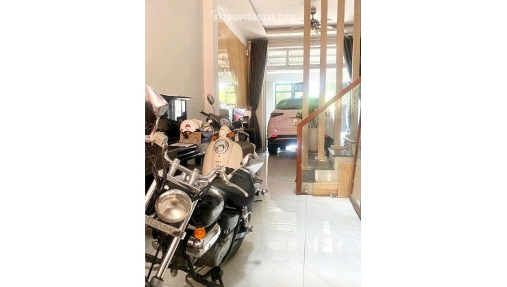 Bán nhà Đẹp Thủ Đức 3 Tầng Giá chỉ nhỉnh 6 Tỷ