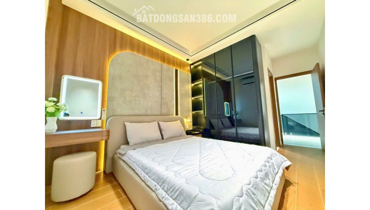 Bán nhà đẹp Nguyễn Văn Cừ -Lô góc- Oto- sát phố- 84m 5 tâng full Nội thất hơn 23 tỷ(TL)