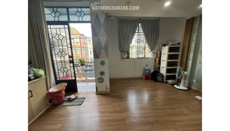 CHO THUÊ NGUYÊN TẦNG 2 PHÒNG  – 37 VĨNH HỘI, QUẬN 4