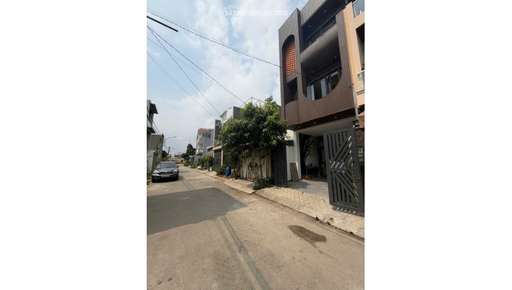 Nhà mới 3 tầng cạnh Vinhome Grand Park. 69.3m2 chỉ 4.950. LH Hân 0347167886