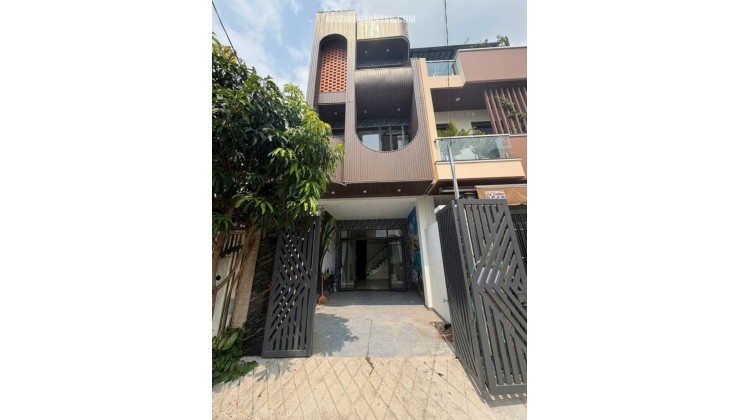 Nhà mới 3 tầng cạnh Vinhome Grand Park. 69.3m2 chỉ 4.950. LH Hân 0347167886
