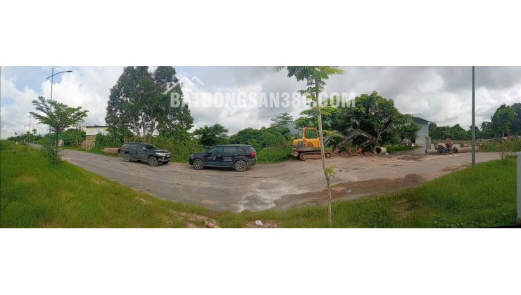 BÁN 500M ĐẤT TẠI CẦN THƠ, CÓ KHO SẲN BAO QUANH ĐẤT, MẶT TIỀN 27M, MẶT LỘ NHỰA 18M. LH:0798441899