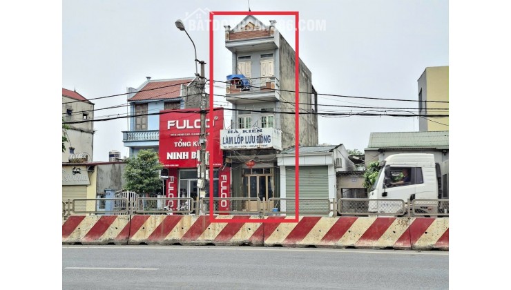 BÁN NHÀ MẶT TIỀN ĐƯỜNG QL1A, DT 43M2 SĐCC 4,5TỶ. LH:0396631136 – 0386663369.