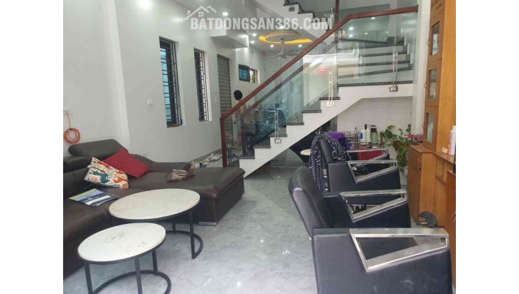 Nhà lô góc Him Lam - 48,3m² x 4 tầng, 2 mặt thoáng, 9 ban công.