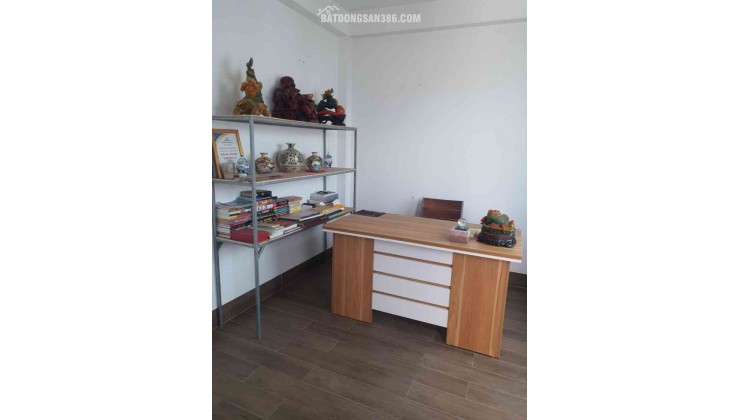 Nhà lô góc Him Lam - 48,3m² x 4 tầng, 2 mặt thoáng, 9 ban công.