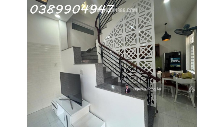 Bán nhà 3 tầng góc 2 mặt tiền hẻm oto tới nhà TTTP Nha Trang gần biển, ngang 9m, giá 8,4 tỷ có TL