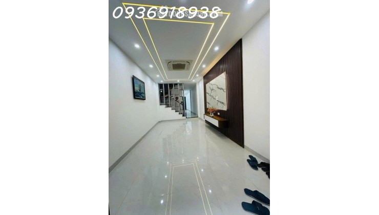 Chỉ 9.9 tỷ-DUY NHẤT 01 CĂN CÓ THANG MÁY-Ba Đình, Hà Nội