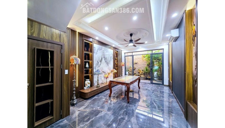 ◆ Mặt đường Nguyễn Cộng Hòa - Nhà độc lập 5,5 tầng thang máy - full nội thất